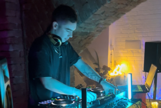 dj